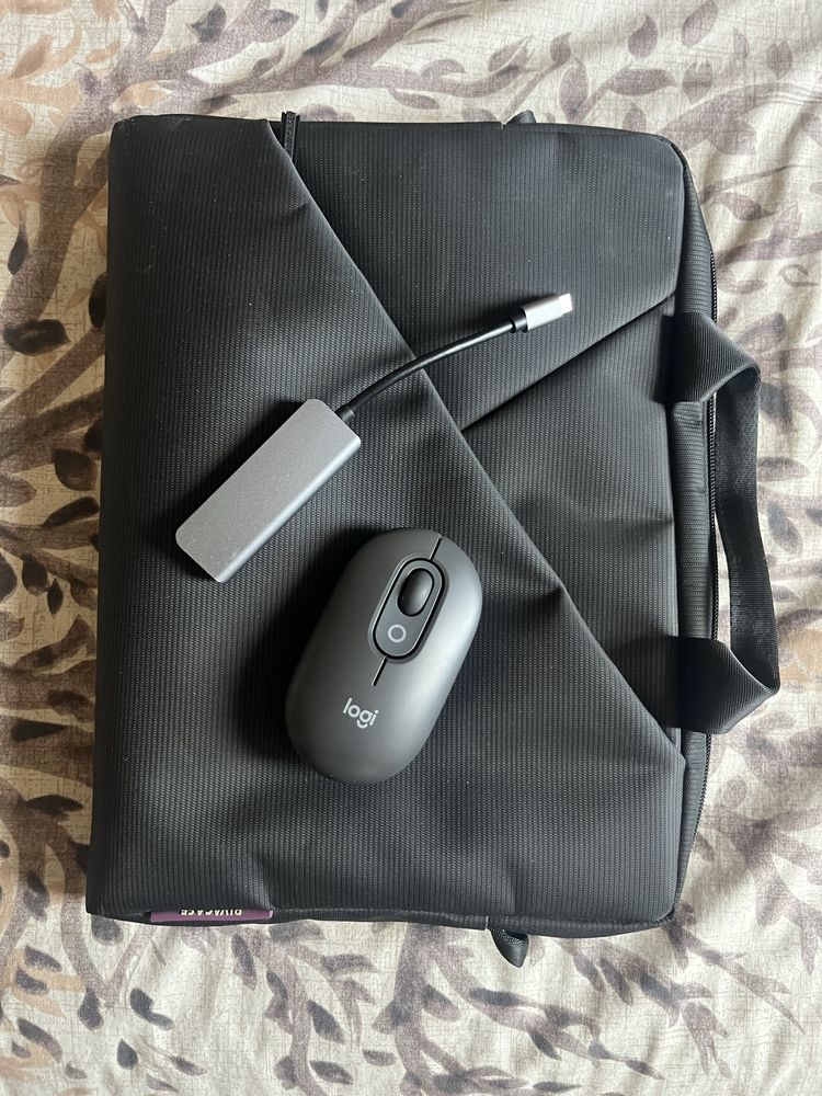 Продавам Macbook Air M3 чип чисто нов с гаранция