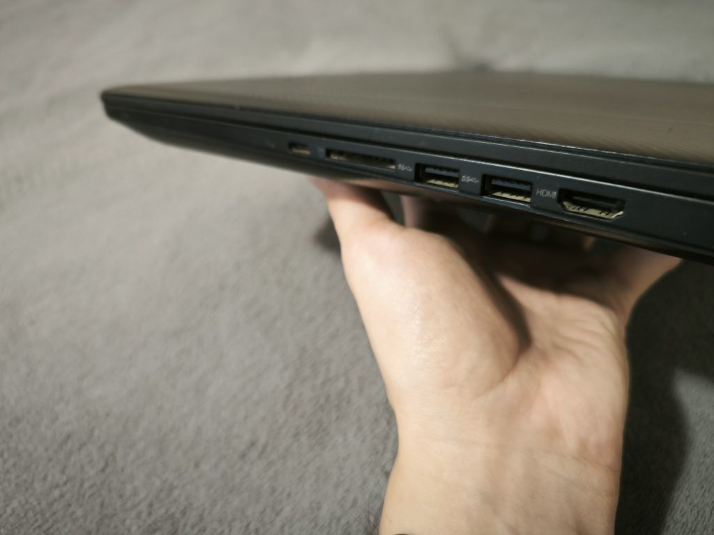 Lenovo Y520 (i5-7300HQ / GTX 1050Ti / 256 SSD + 1 TB HDD)