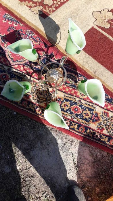 Люстра с пятью лампами