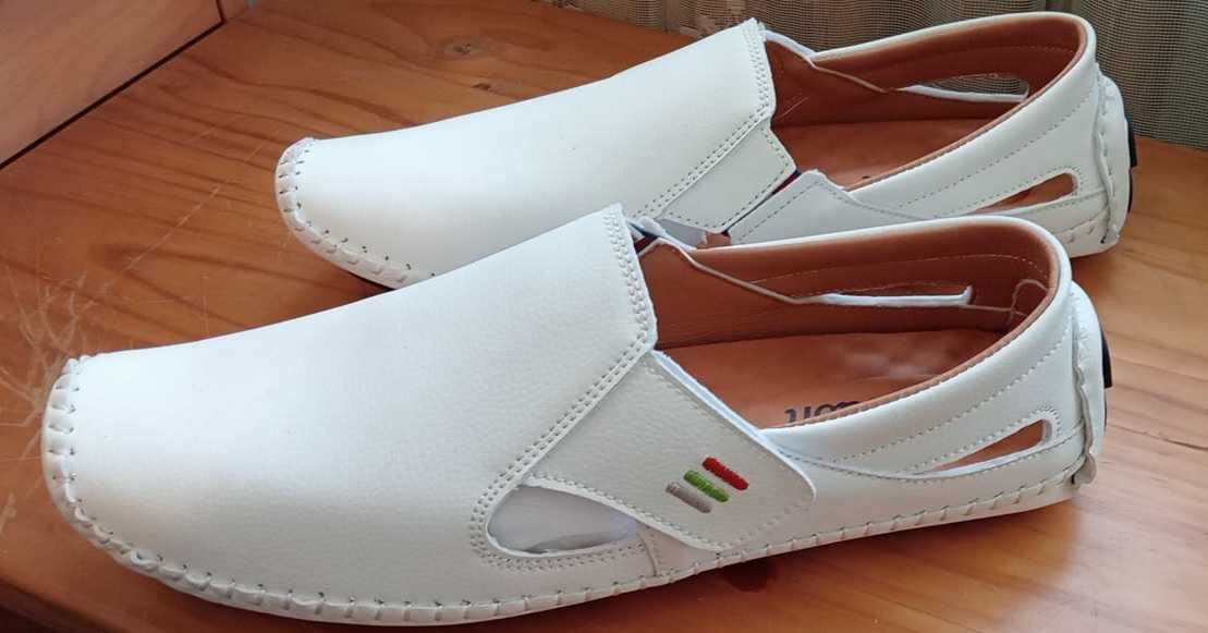 MOCASINI, pantofi sport, condus, primavara vara nr. 42, alb SI negri