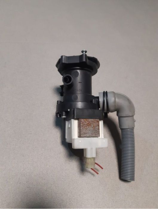 Motor + pompa de evacuare masina de spalat Indesit