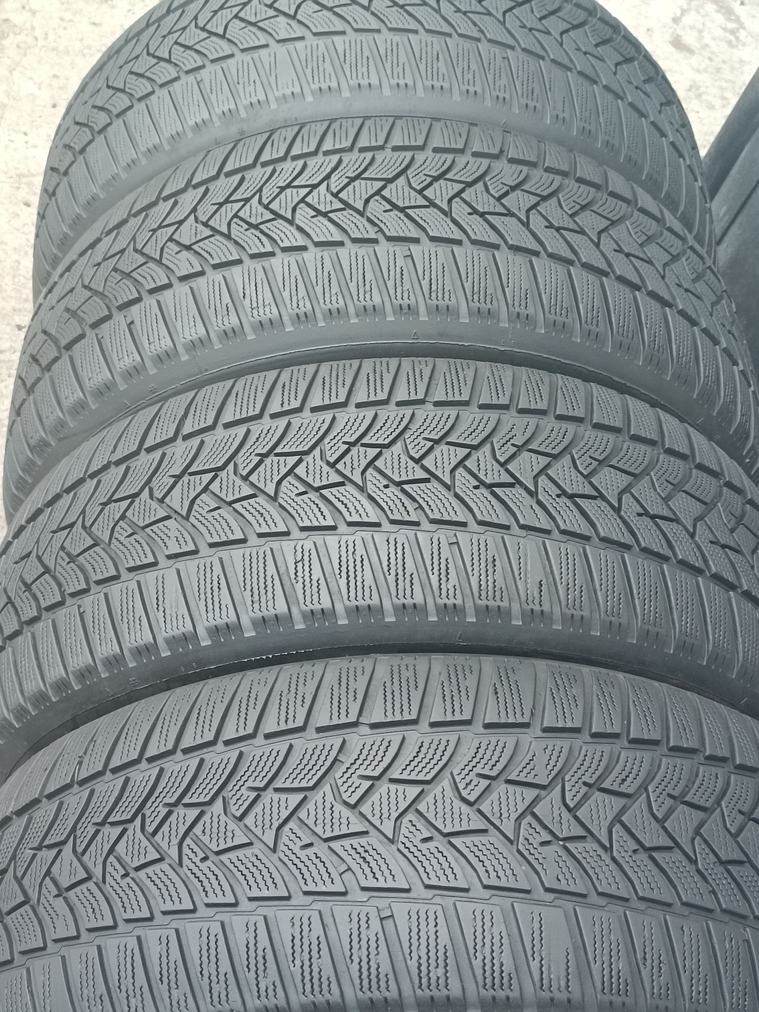 225/55/17 Dunlop Дот 4322