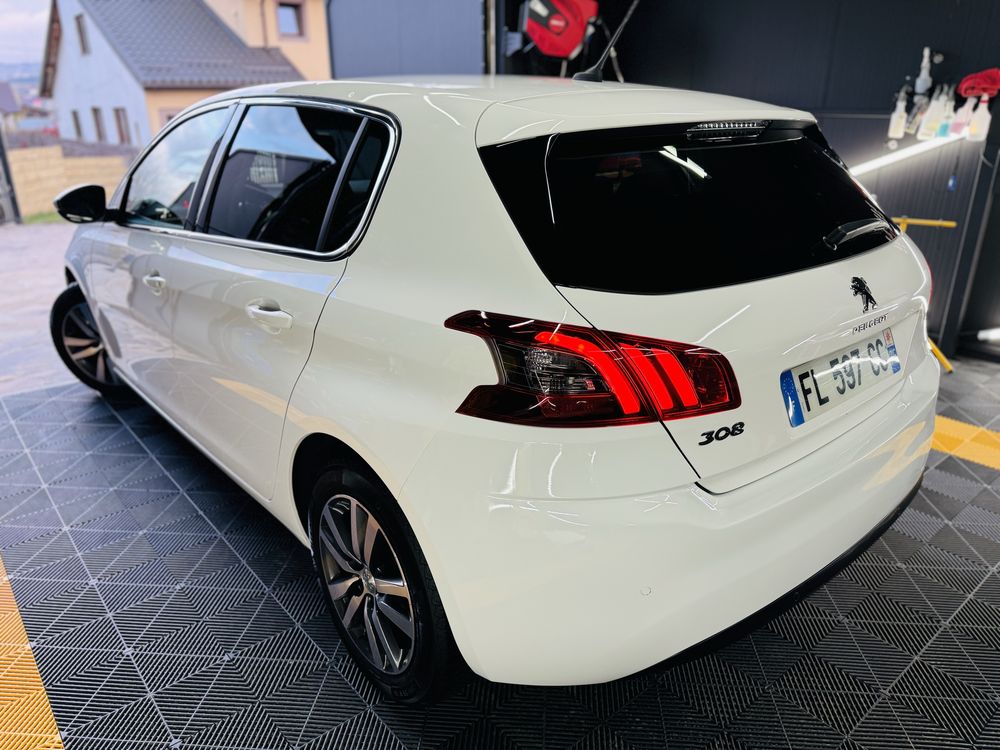 Peujeot 308 / 1.5 diesel / Model 2020