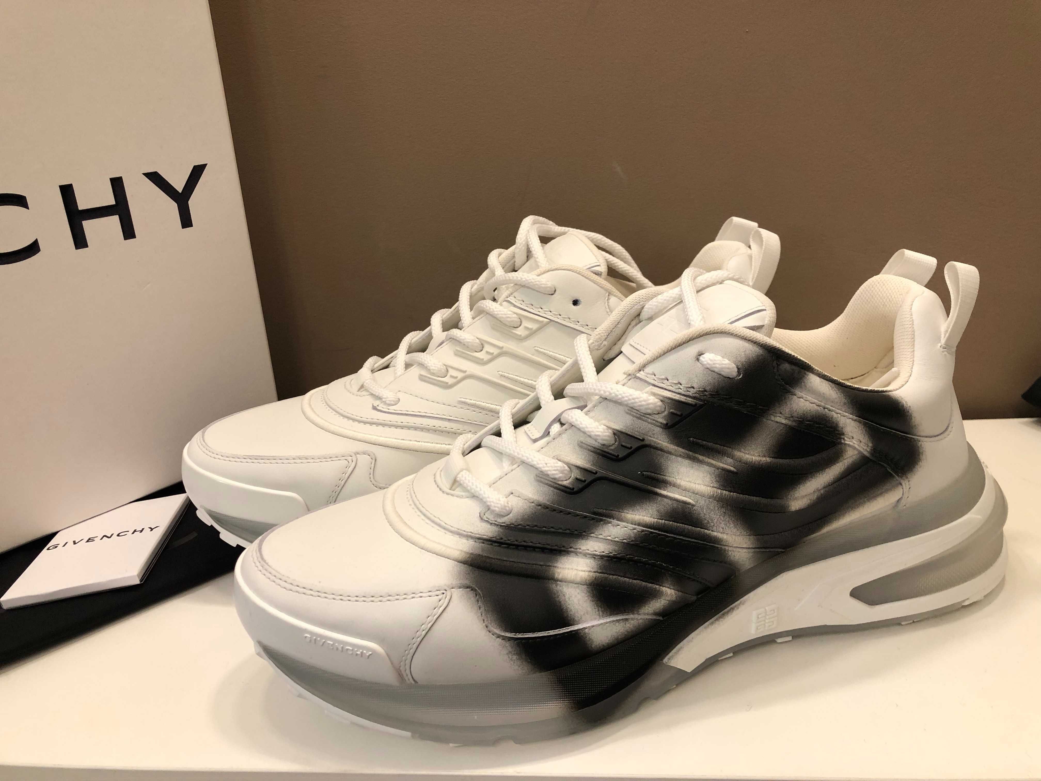 Givenchy sneakers 41-42 autentici, full box, retail 895 euro