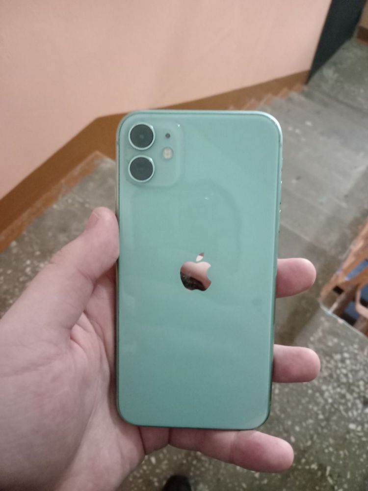 IPhone 11 в хорошем состоянии