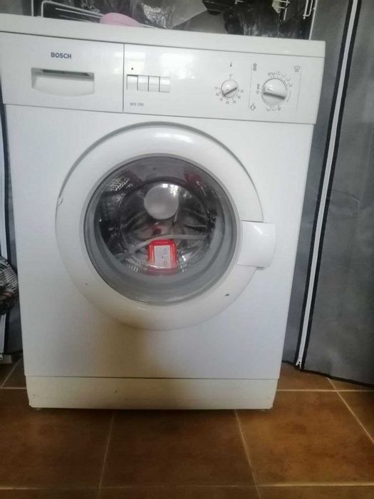 продам стиральную машину BOSCH на запчасти, дешево