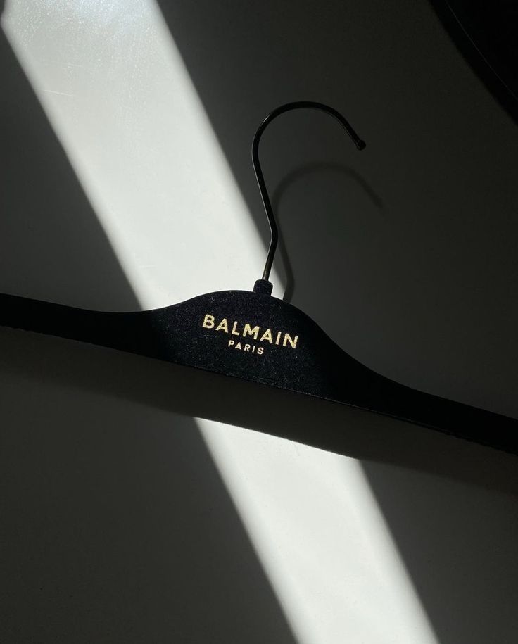 7броя Закачалки на Реновираната Марка Balmain 
120лв.