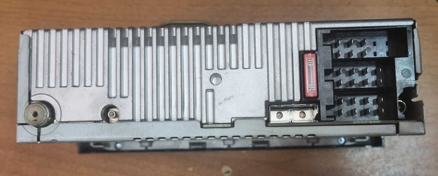 Оригинално радио Mercedes-Benz Audio 30 APS BE4718