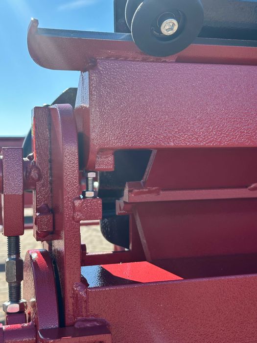 Abkant Mașină de îndoit tablă 2m RED, îndoire din trei părți, ignifugă