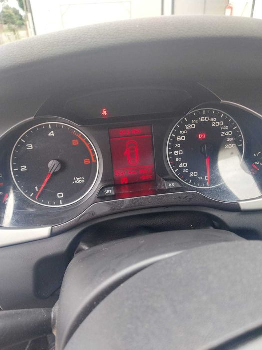 Vând Audi A4 B8- 2012