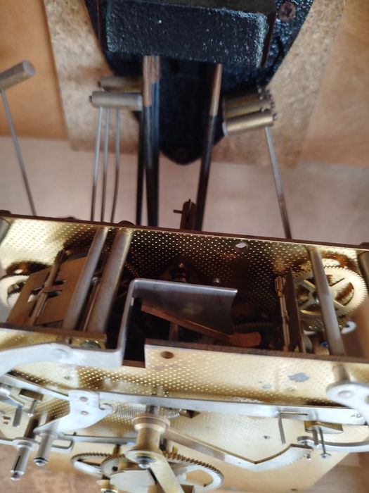 Ceas cu pendul de podea