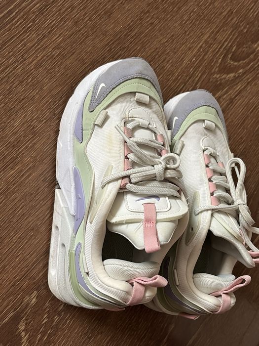 маратонки  Nike air max Fyruosa