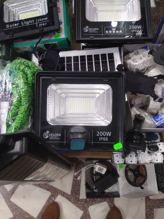 Proiectoare200w solare