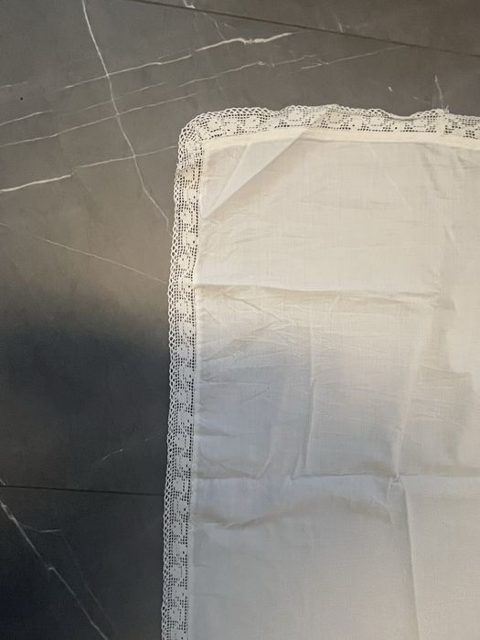 Cearsafuri traditionale cu dantela