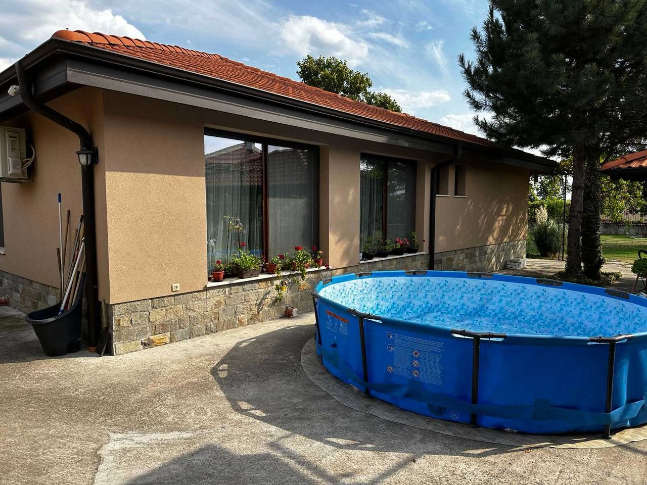 Продава се Къща в Карлово - 270 кв.м за 2000 €/кв.м - Снимка #2
