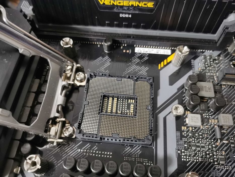 Placa de baza ASUS TUF GAMING Z490-PLUS (WI-FI) soket 1200
