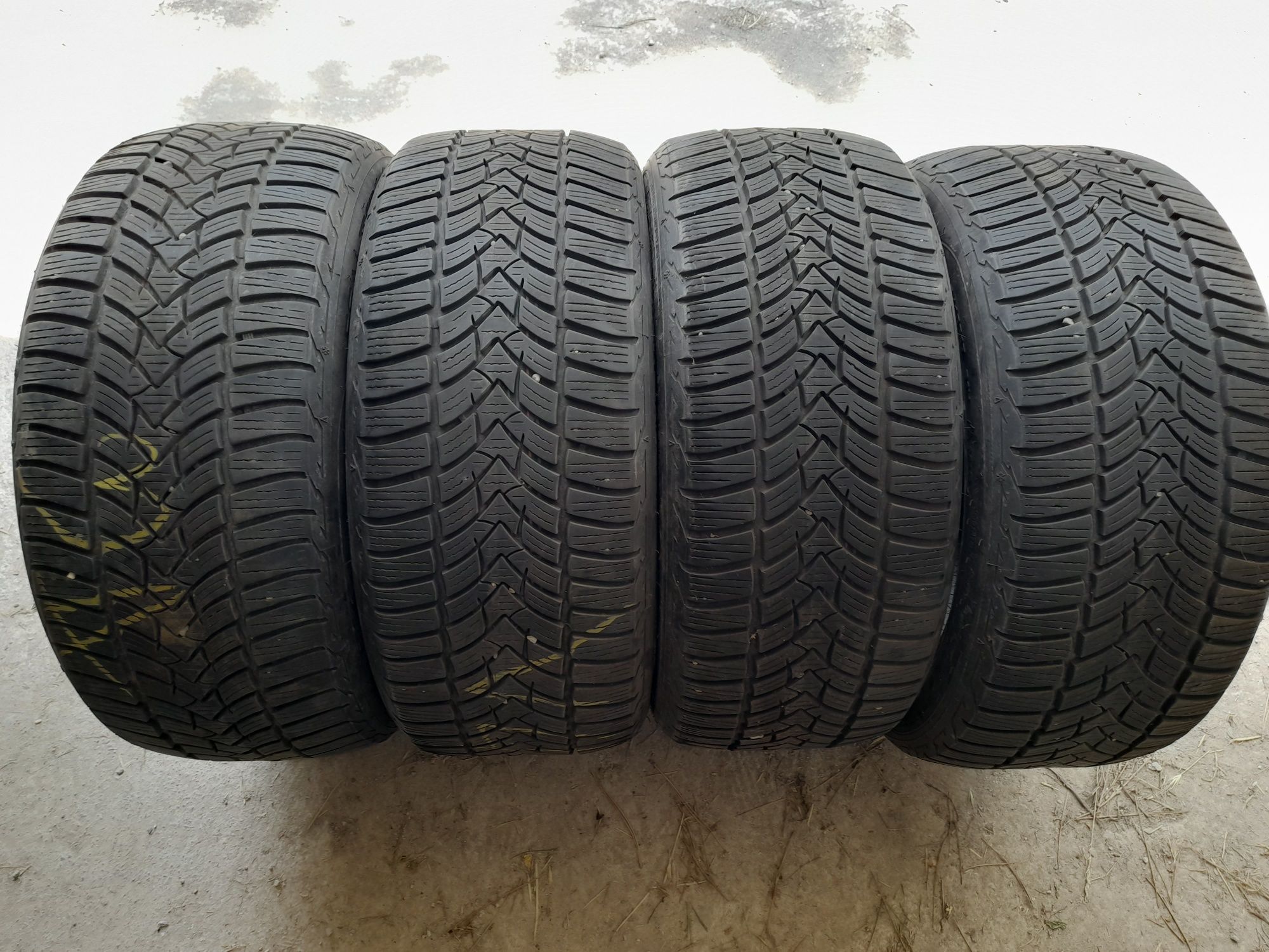 Гуми зимни 225/45 r17