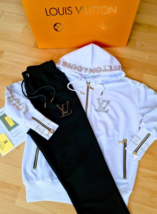 Treninguri damă super model, pantaloni conici, marimi diverse