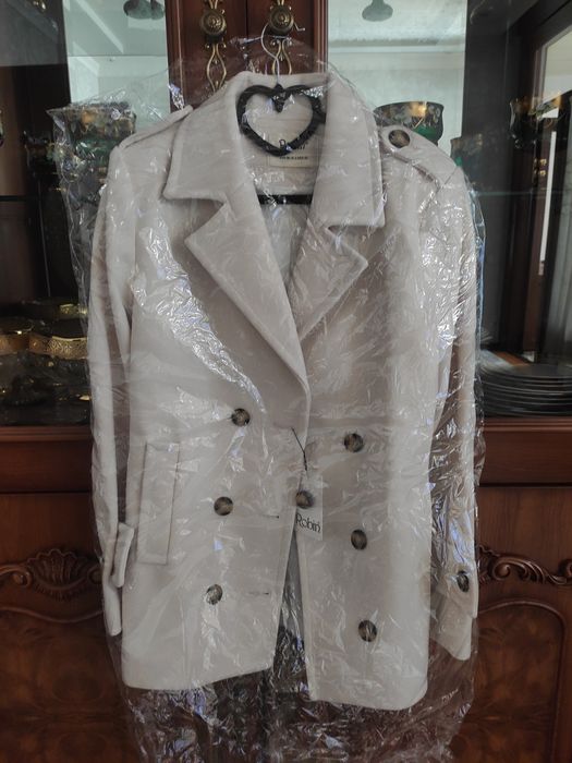 Янги пальто сотилади