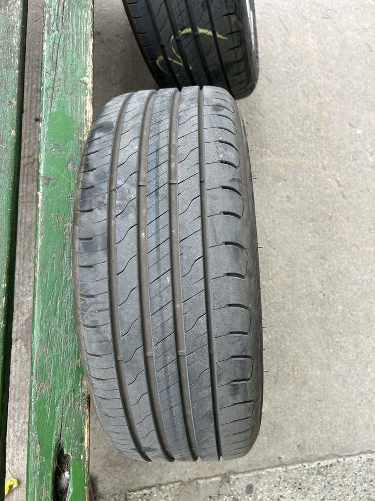 Комплект  летни гуми Goodyear EfficientGrip Performance – 205/55 R16