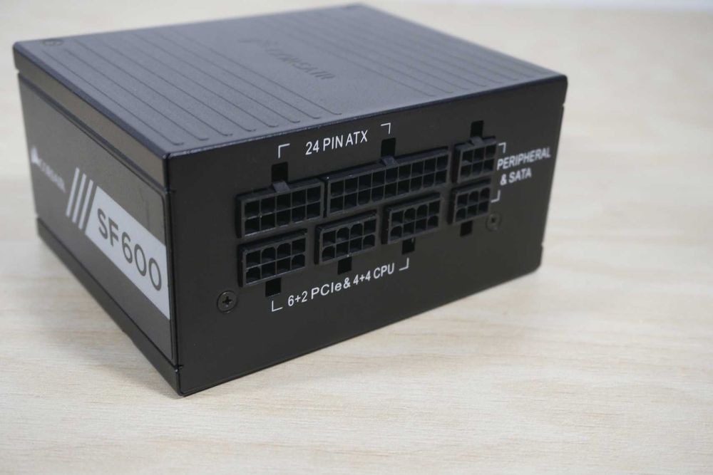 ITX SFF SFX захранване PSU Corsair SF600 600W 80+ Gold / вкл ДДС