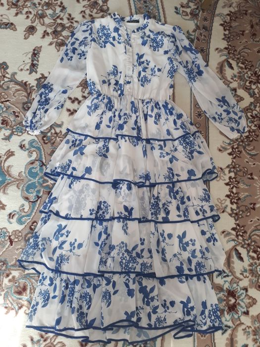 Продается вечерние платья