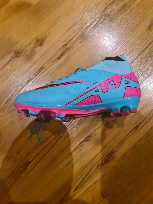 Pantofi fotbal folositi o data!