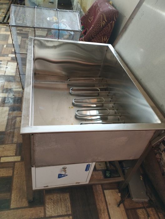 Frityurnitsa yangi 30 kv li soatiga 15-20 kilogacha chips qovursa bola