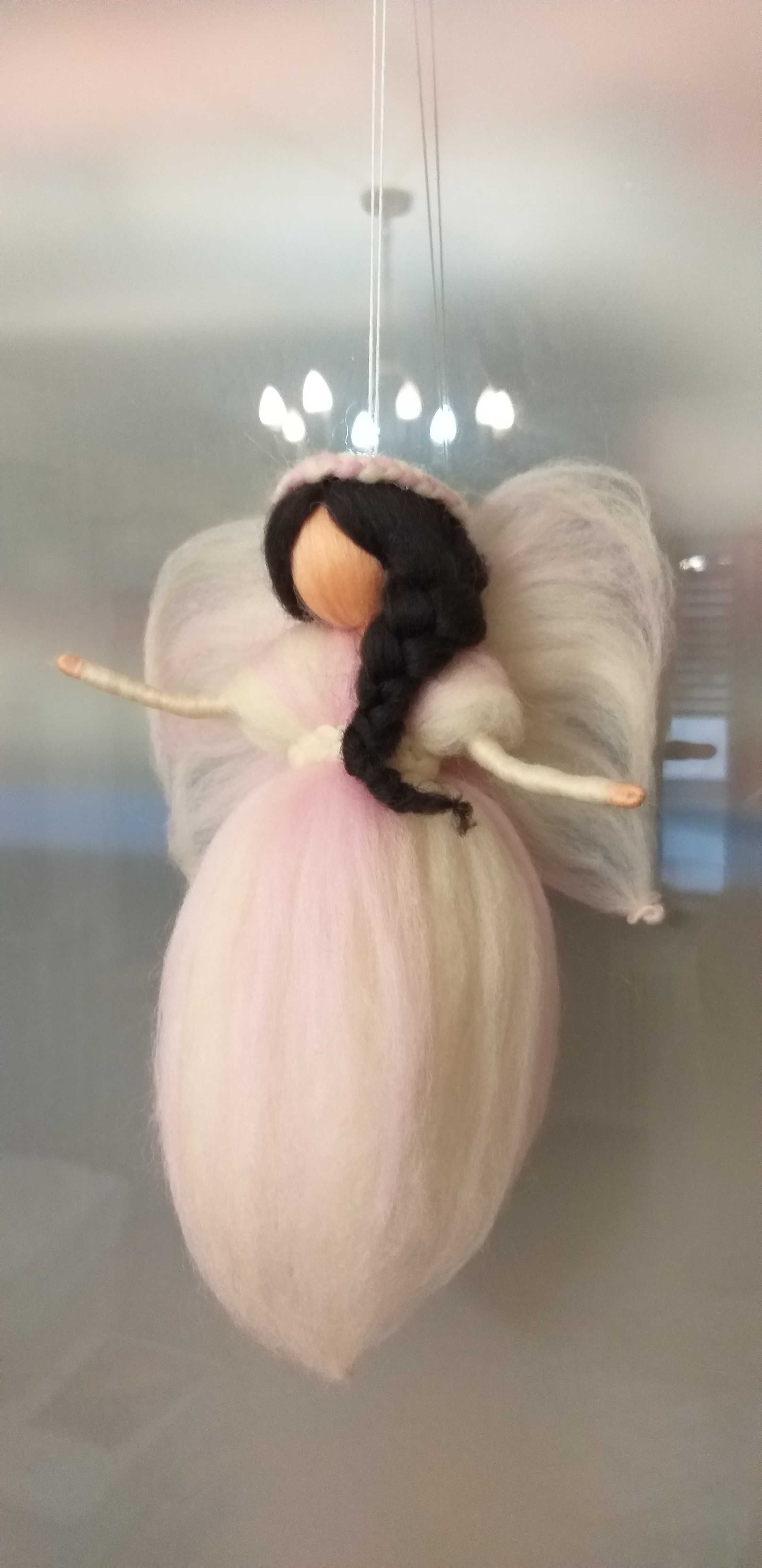 Zânuța Maria- Figurină din lână inspirată din pedagogia Waldorf.