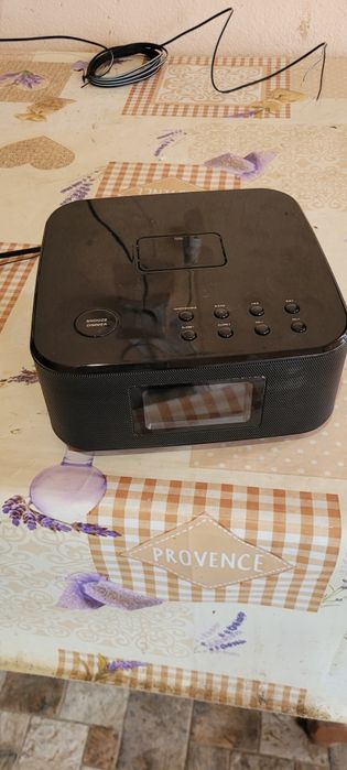Vând ceas cu radio