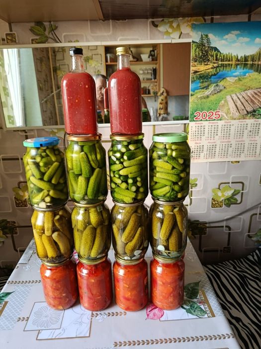 Продам соленье свое с огорода компот вишнёвый и вишнёвое варенье