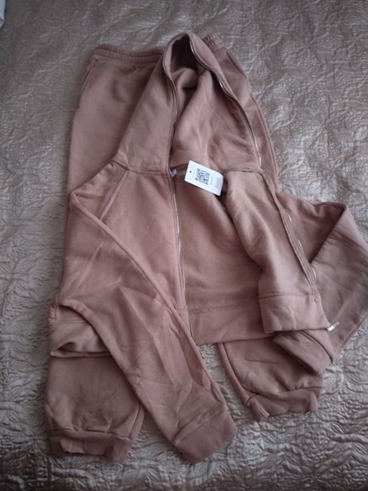 Продам спортивку теплую новую