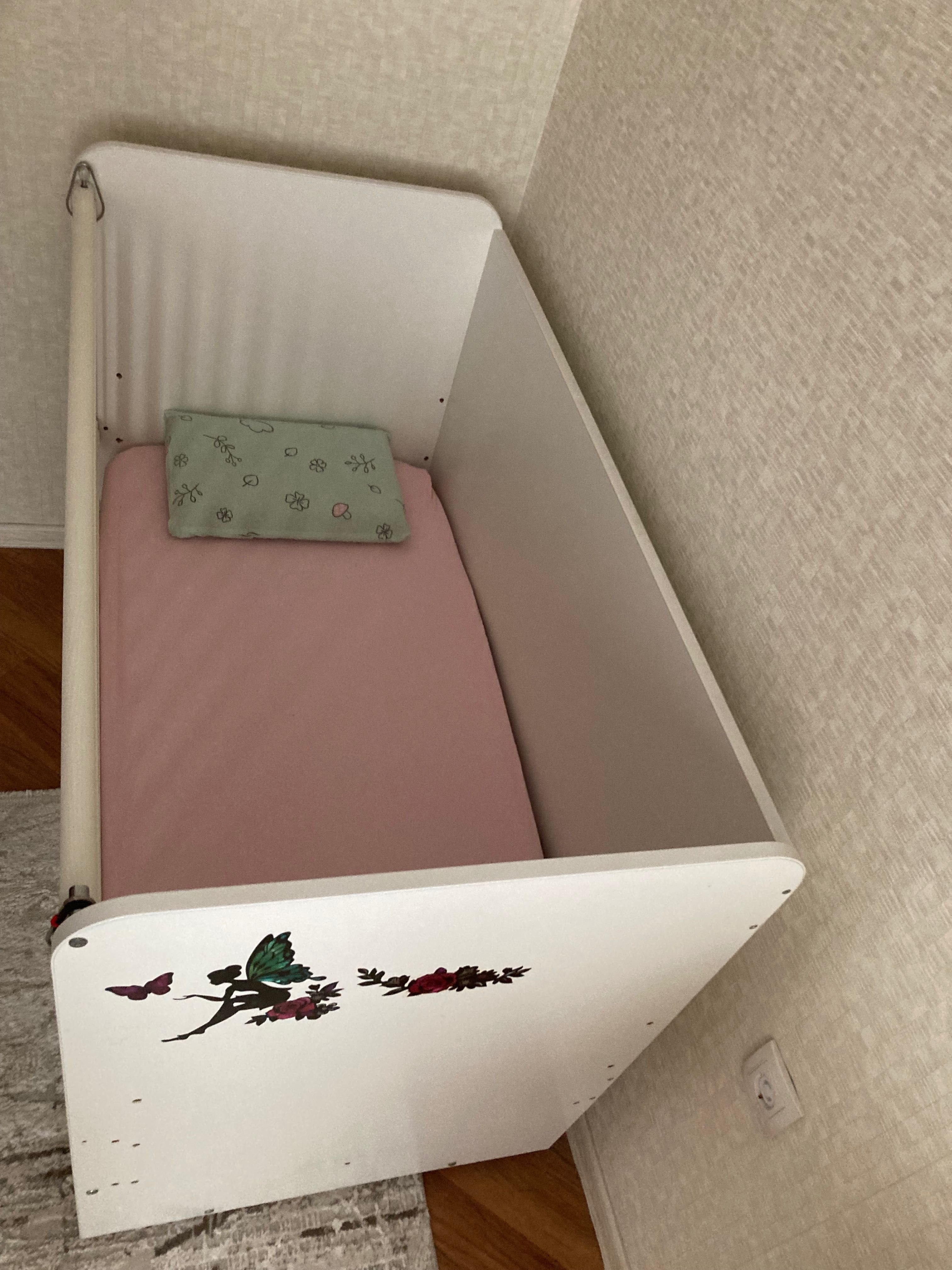 Люлееща бебешка кошара на 3 нива с подвижна решетка и матрак