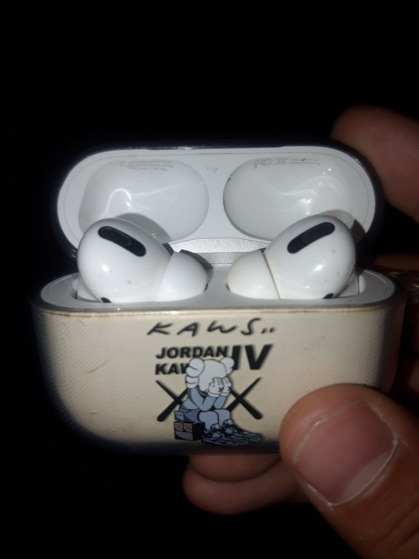 Airpods оригинал