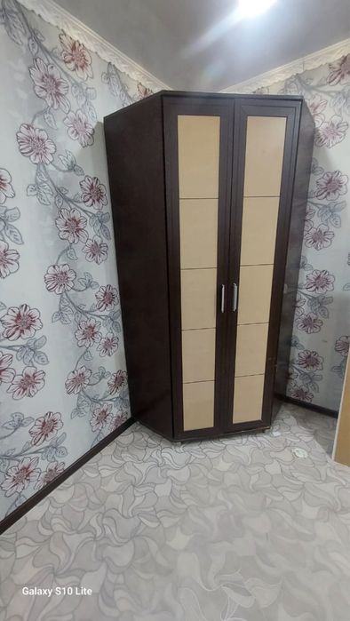 Шкаф угловой