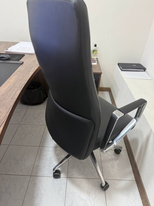 Продается офисное кресло