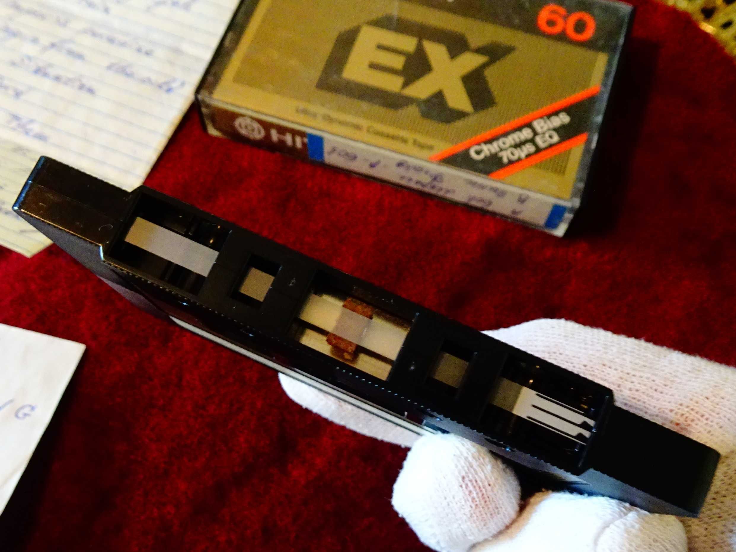 Аудио касета Hitachi EX-C60 с Pink Floyd и Bob Marley