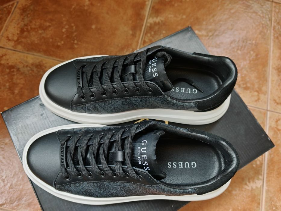 Adidași Guess nr41