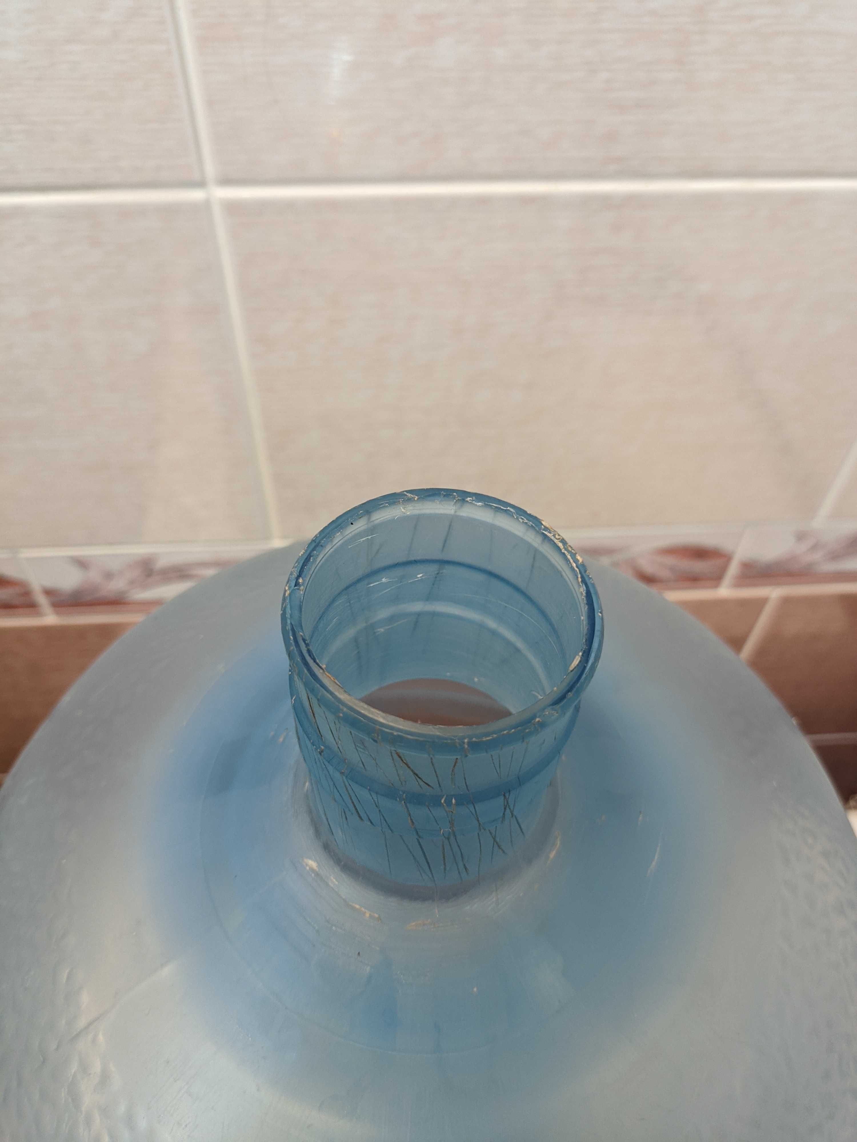 Пластиковый бутыль (19L). Баклажка.