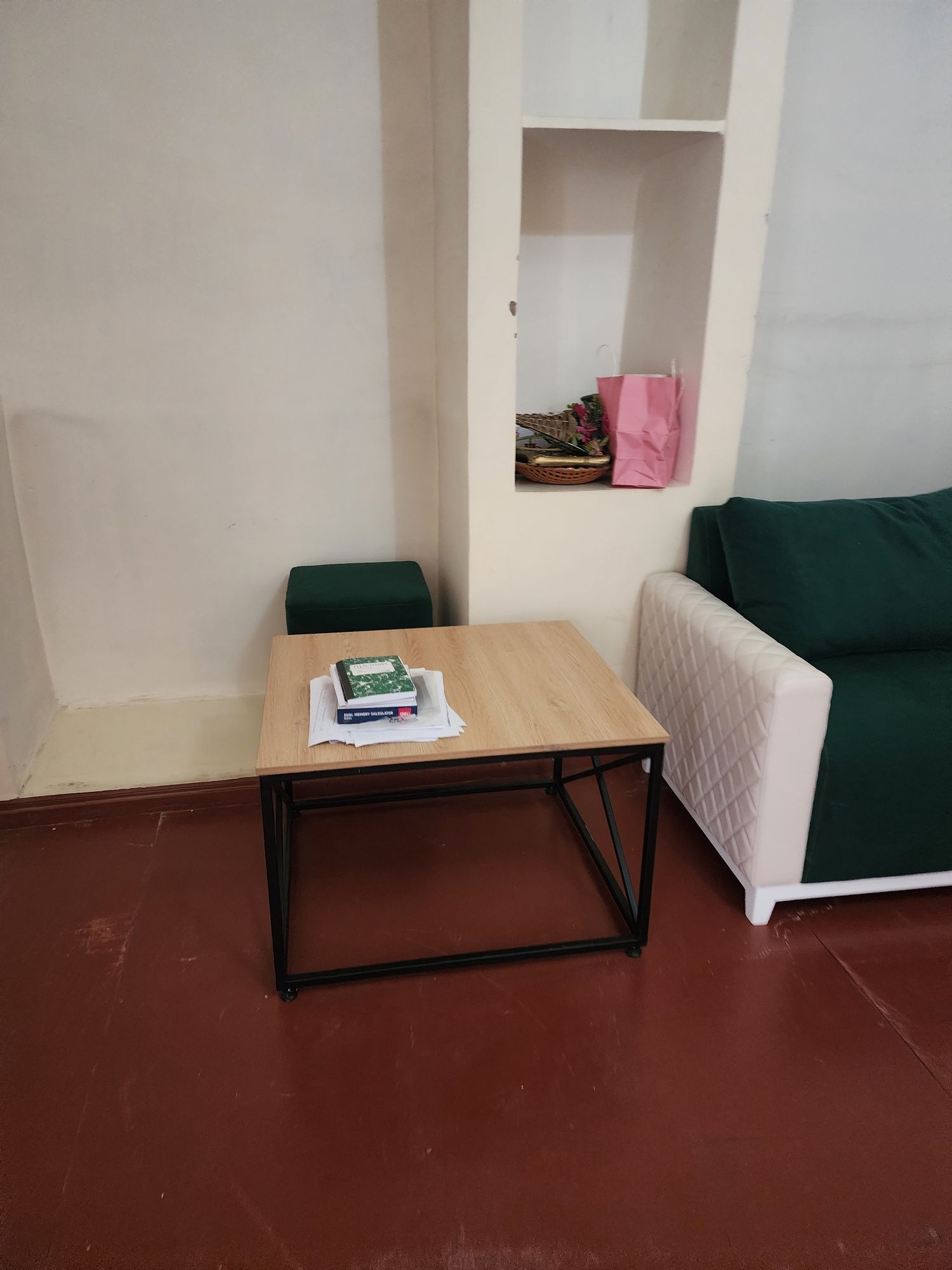 Ofis mebel to'plamlari