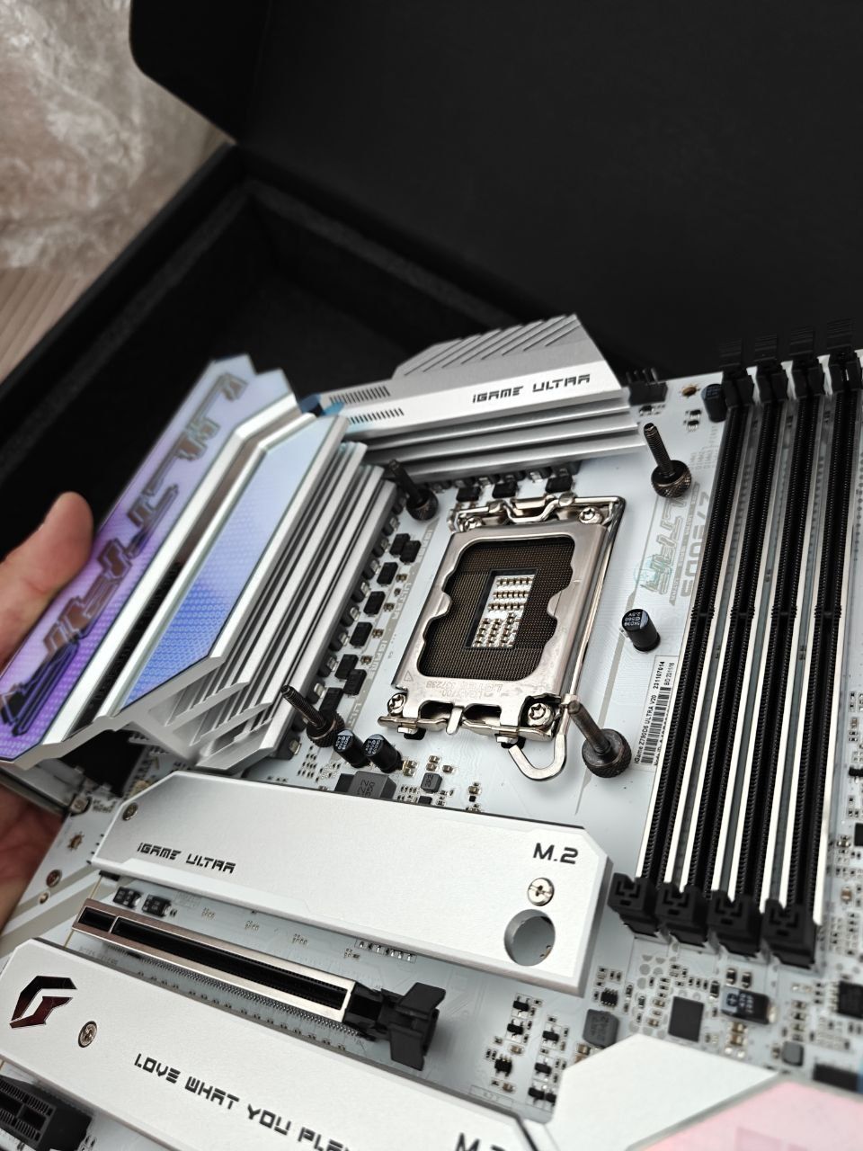 Процессор core i5-14600kf, Z790 colorful ddr5 wifi