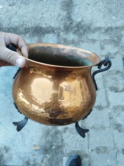 Vas oala de cupru decor pensiune foisor