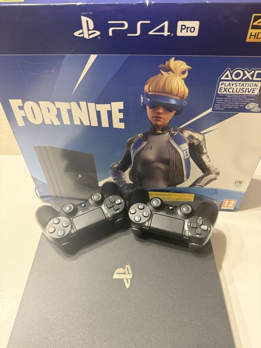 Ps 4 Pro 4K HDR 1 TB PlayStation cu 8 jocuri