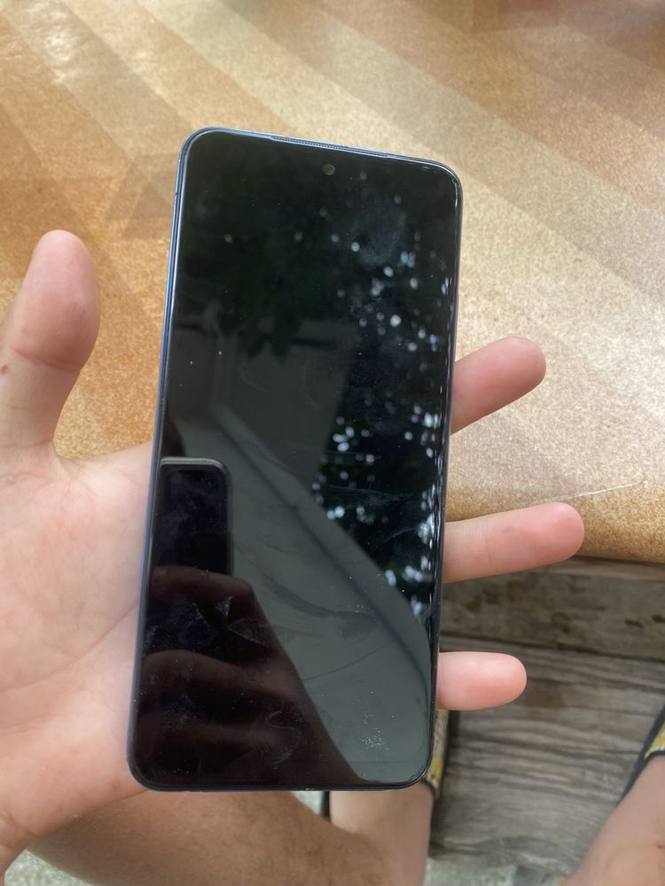 Продавам Redmi note 11