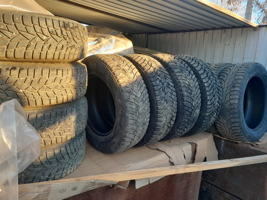 Продам зимние резины.