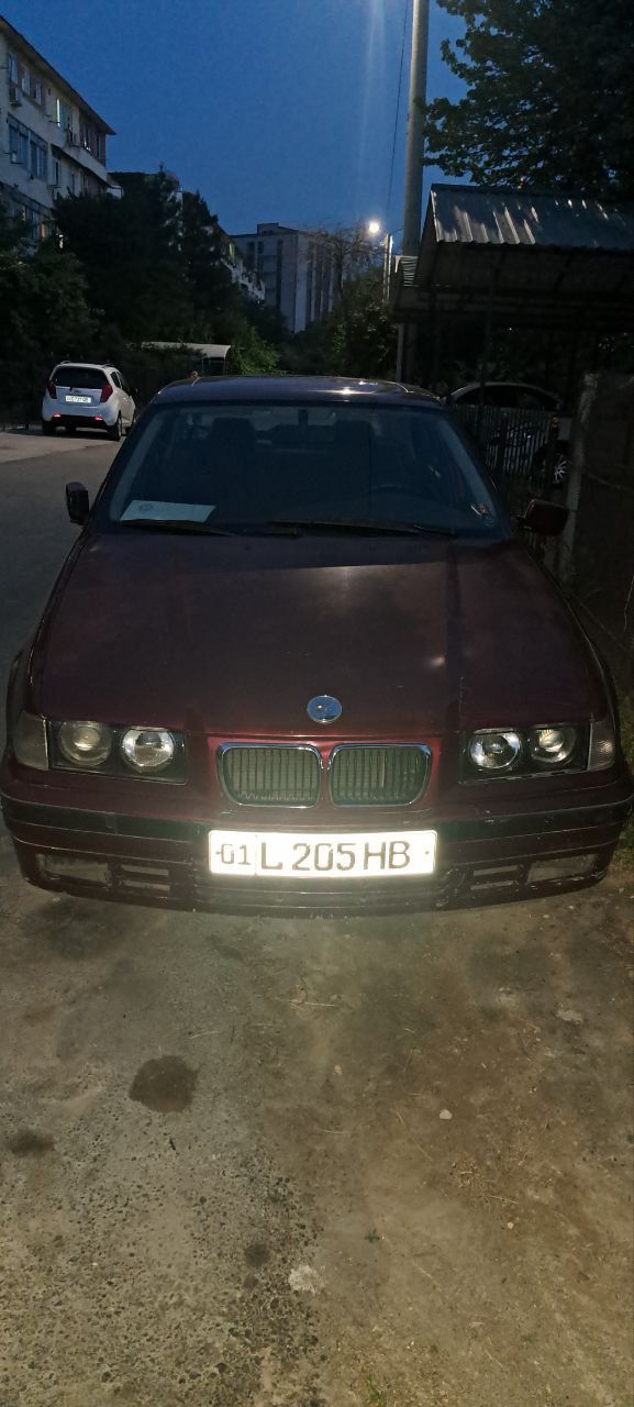 bmw   sotiladi srochna