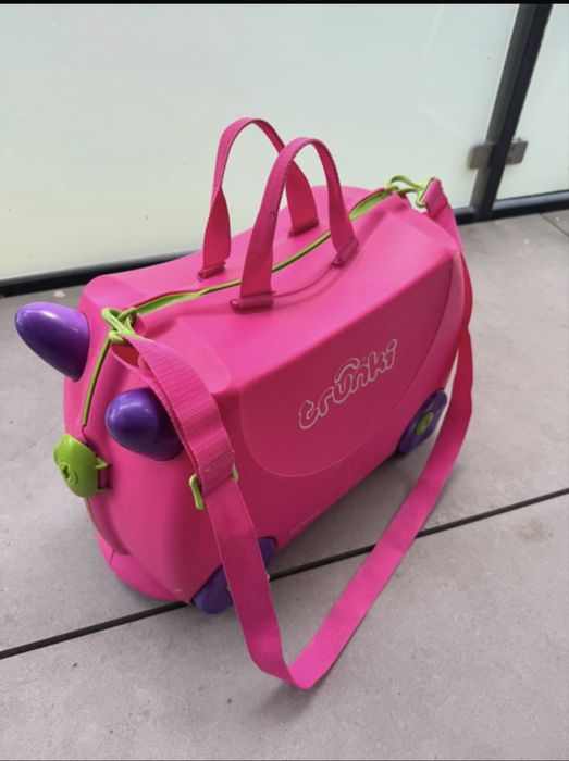 Trunki culoare roz