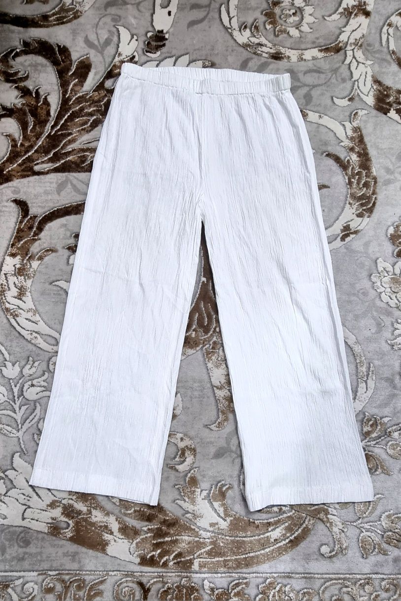 Брюки женские из сжатой ткани.