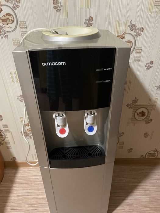 Кулер для воды серебристый