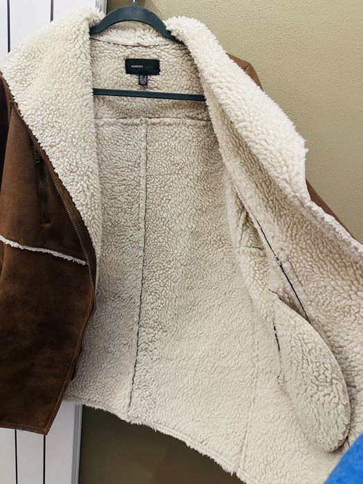 Vand jacheta/cojoc Mango blana artificiala XS